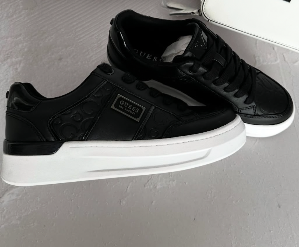 Zapatilla Guess negro 😍