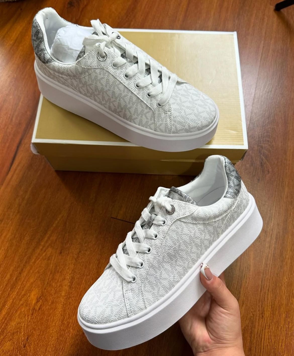 Zapatilla monograma Michael Kors 💕😊