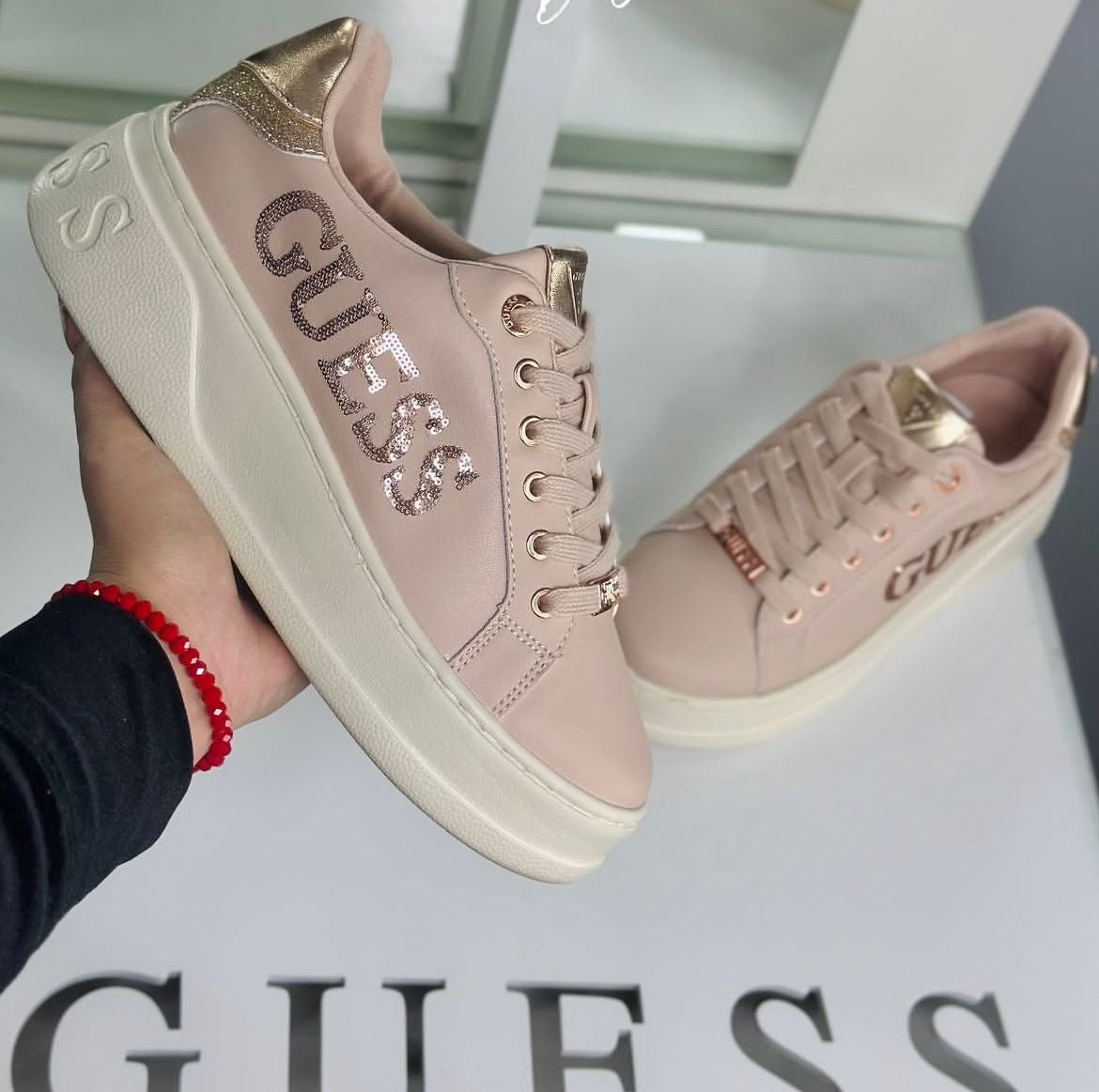 Zapatilla Guess 💕😊
