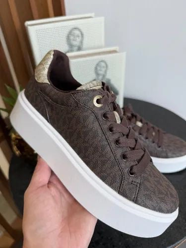 Zapatilla monograma Michael Kors 💕😊
