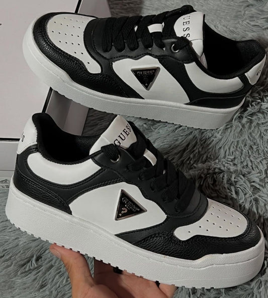Zapatilla Guess 💕😊