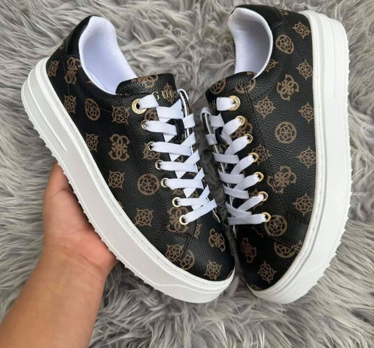 Zapatilla Guess 🤎