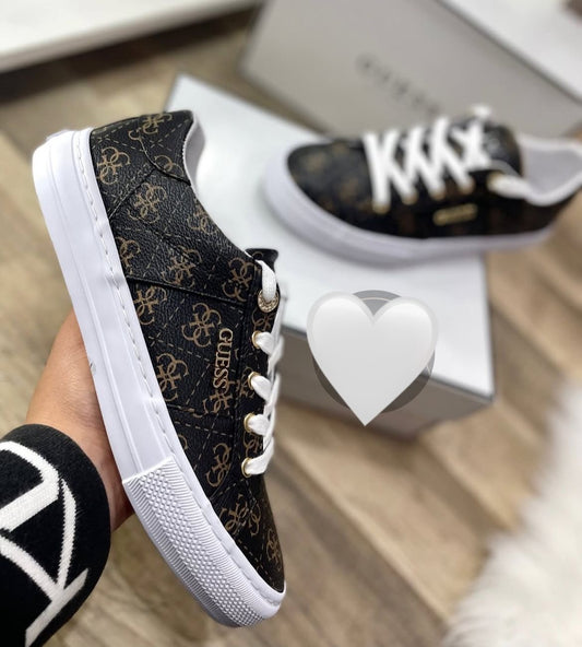 Zapatilla Guess🧡