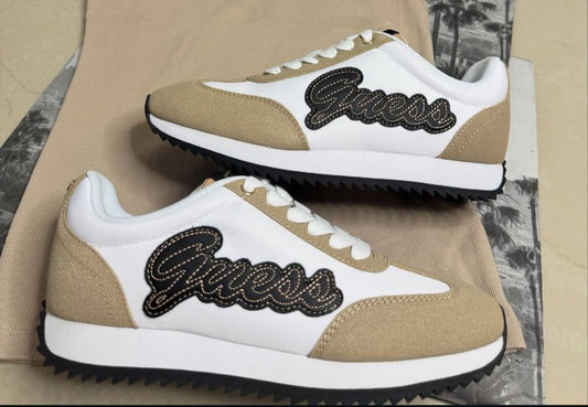 Zapatilla Guess 💕😊